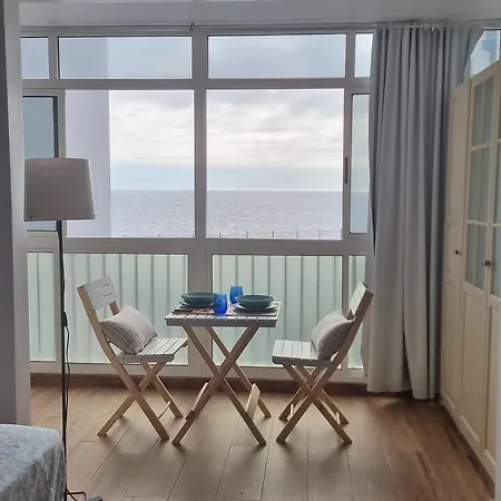 Apartment Tide's Embrace & Natural Pool